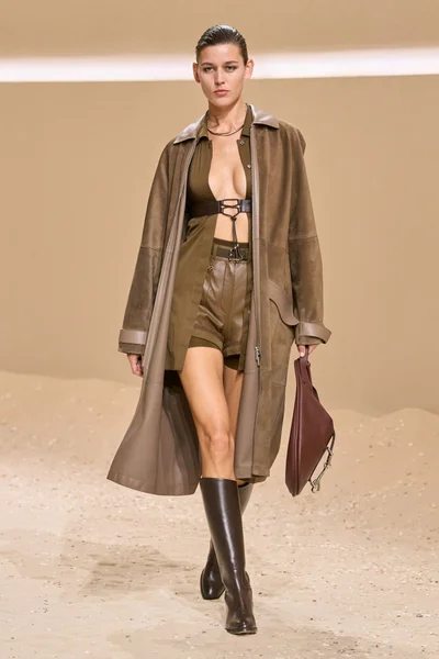 Look 9